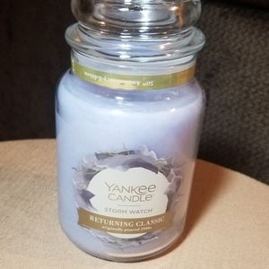 Yankee Candle Storm Watch
